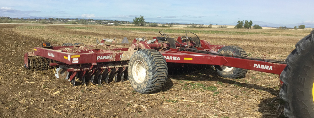 Parma High-Speed Disc tiller in a field